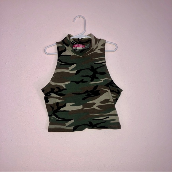 Body Central Camouflage Cropped Turtle Neck SMALL - Picture 2 of 4